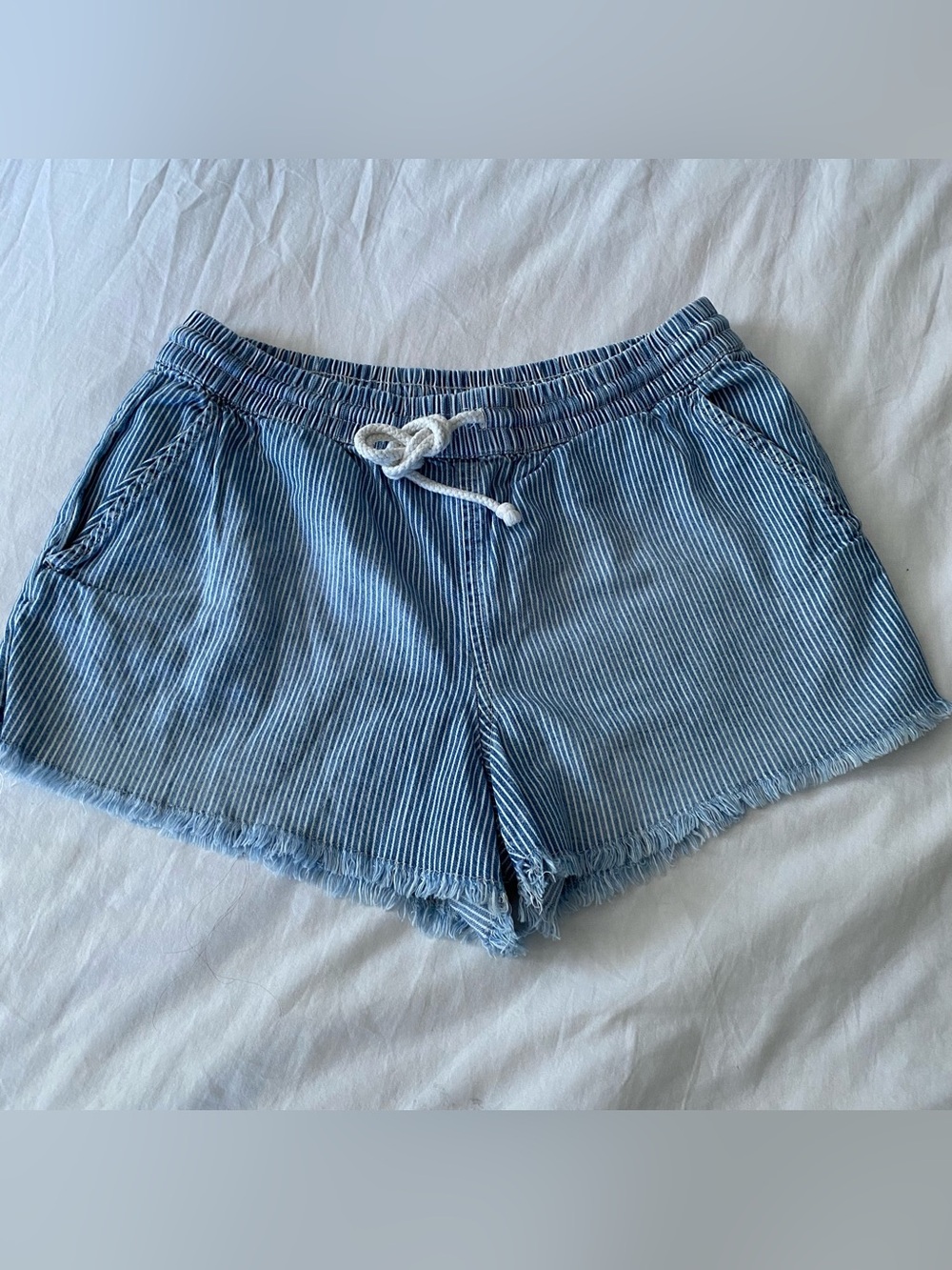 Aerie Shorts Womens S Blue White Stripe Lightweight Drawstring Waist Beach 2”